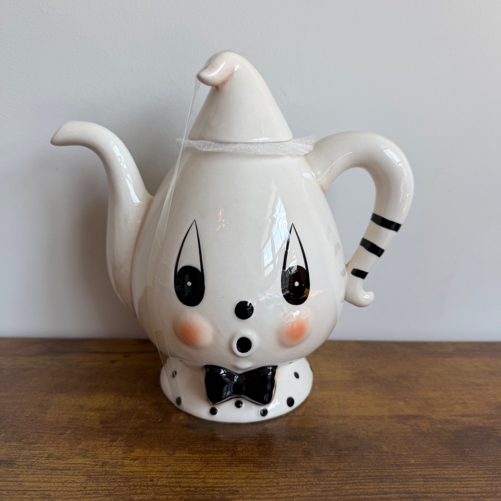 Johanna Parker Gus Ghost Ceramic Tea Pot Handle Lid Halloween White Black Cute